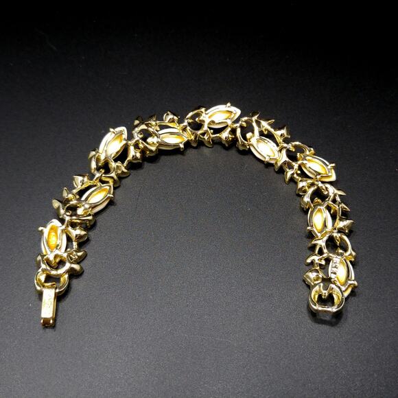 Vintage 1960s Signed White Fire Polished Rhinestone Bracelet - Picture 9 of 10